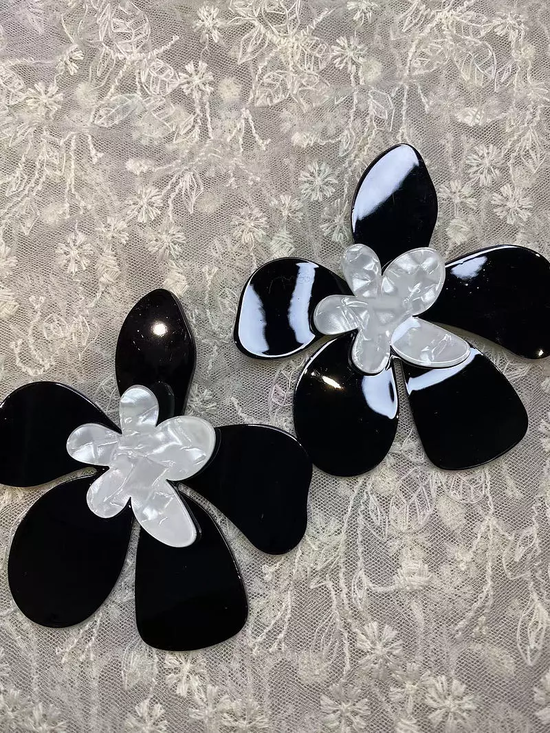 come4buy.com-Dangle Earrings Acrylic Flower Earrings