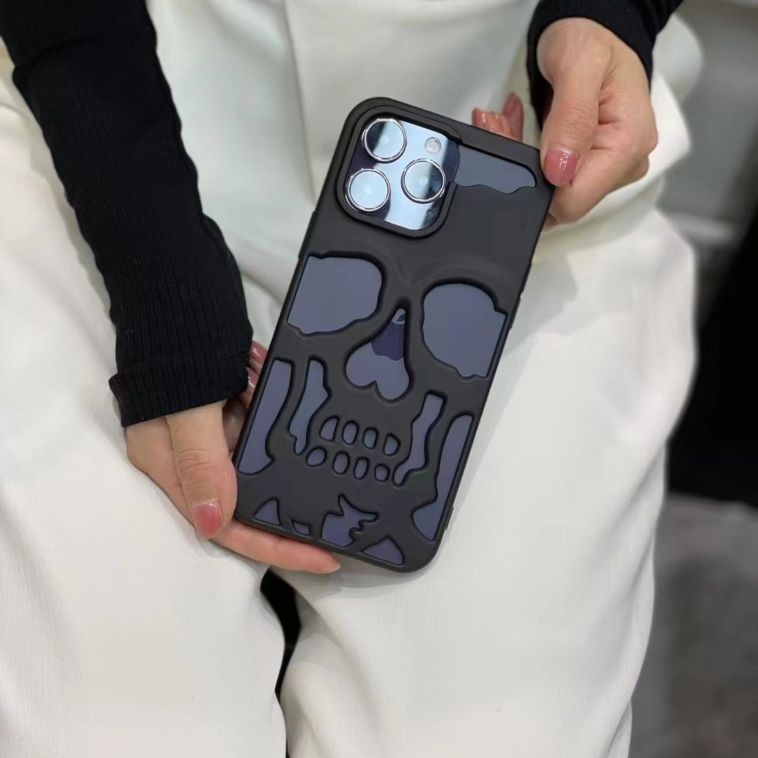 come4buy.com-Hollow 3d Skull Callous Phone Case לאייפון 14
