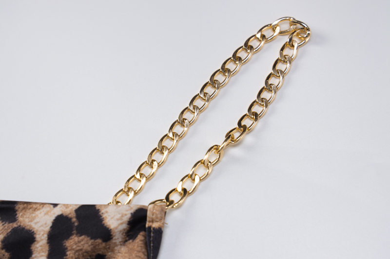 come4buy.com-Dames maxi-jurk met kettingband en zijsplit met luipaardprint