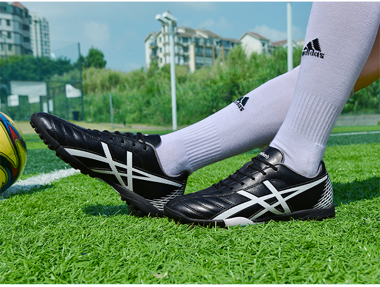 come4buy.com-Football Shoes Non-Slip Wear-Resistant Soccer Shoes