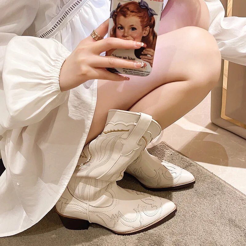 Come4buy.com-أحذية الفارس ذات اللون الأبيض العرقي بمقدمة مدببة للنساء